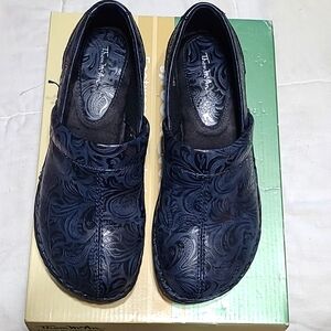 Thom McAnn Women's Shoes